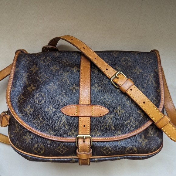 Louis Vuitton Brown Saumur Monogram 30 Canvas Crossbody Bag - Picture 1 of 12